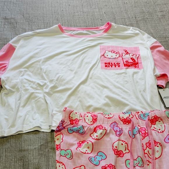 Hello Kitty Summer PJ's NWT Sz XL - Picture 6 of 7